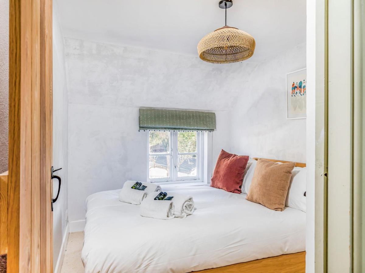 Pass The Keys Charming Downland Cottage ชิชิสเตอร์ ภายนอก รูปภาพ