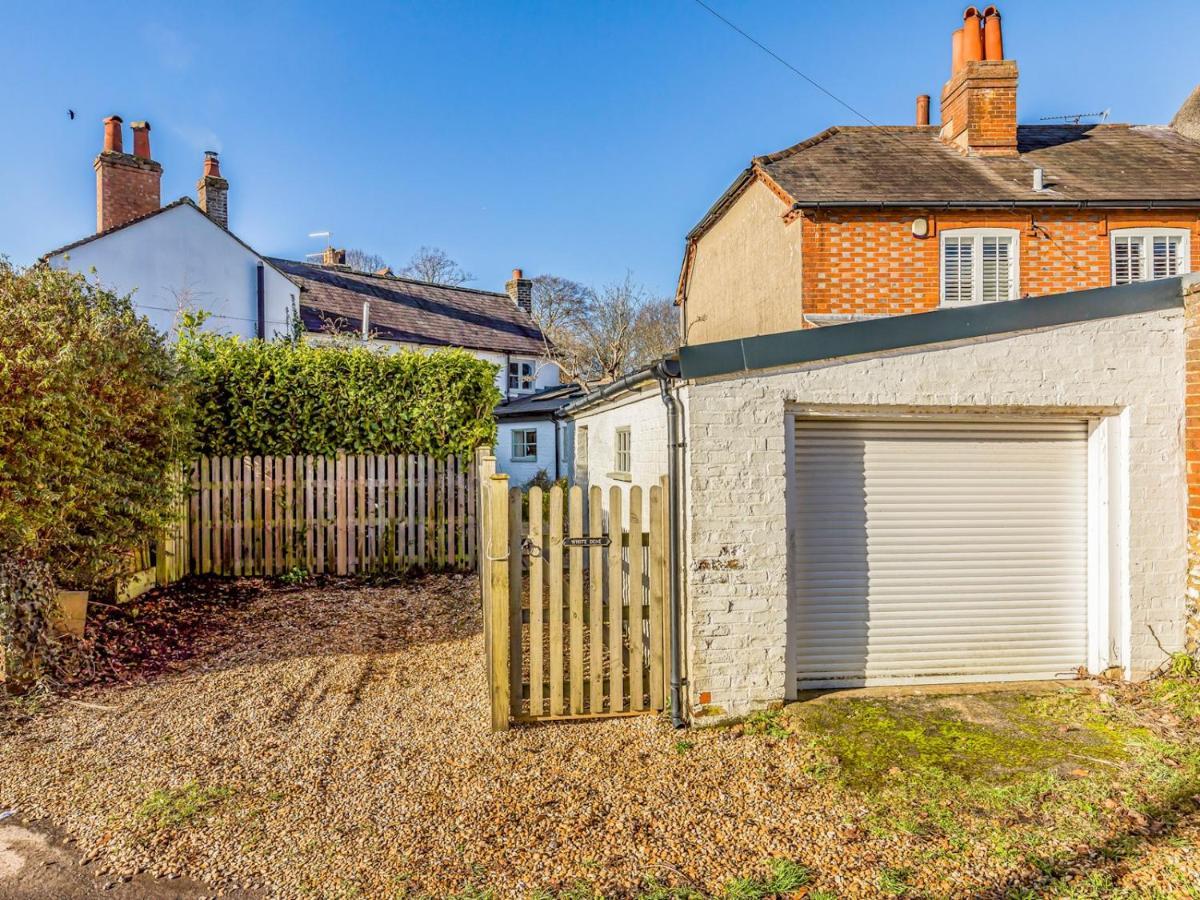 Pass The Keys Charming Downland Cottage ชิชิสเตอร์ ภายนอก รูปภาพ