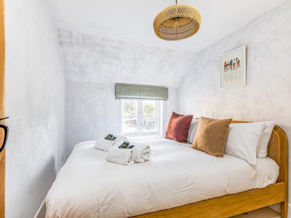 Pass The Keys Charming Downland Cottage ชิชิสเตอร์ ภายนอก รูปภาพ