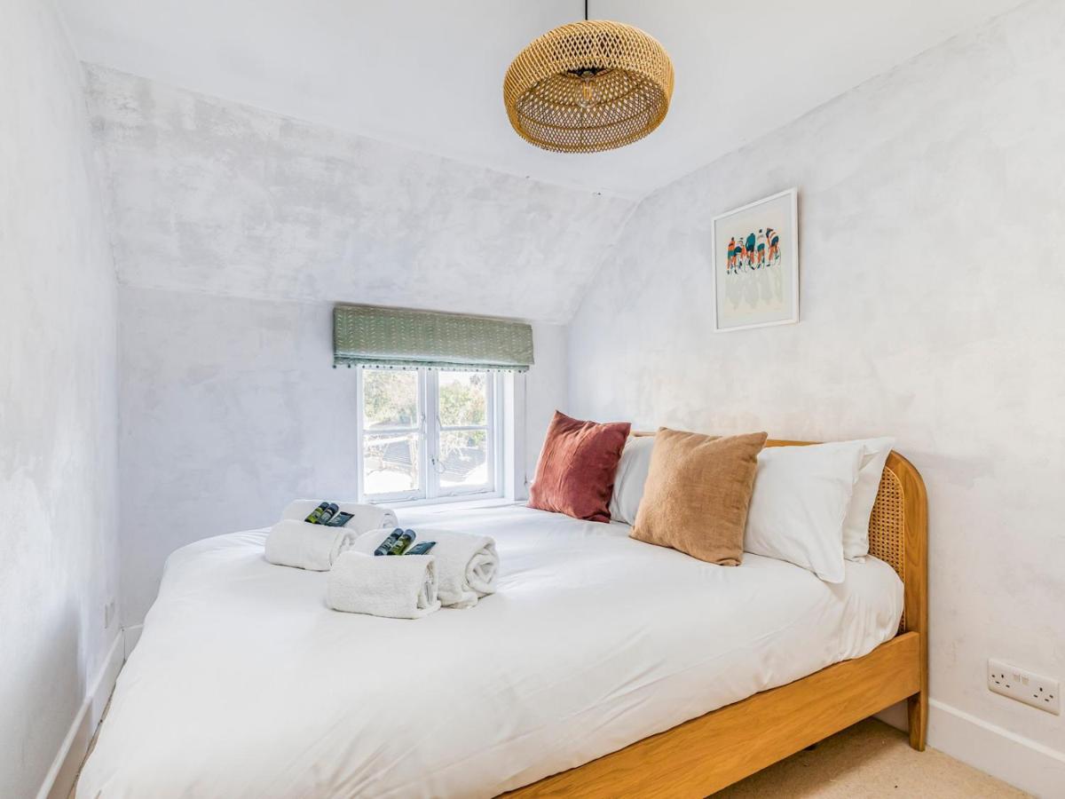 Pass The Keys Charming Downland Cottage ชิชิสเตอร์ ภายนอก รูปภาพ